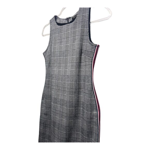 Banana Republic Sleeveless Sheath Dress in Navy Side Stripe Houndstooth Plaid - Picture 2 of 5